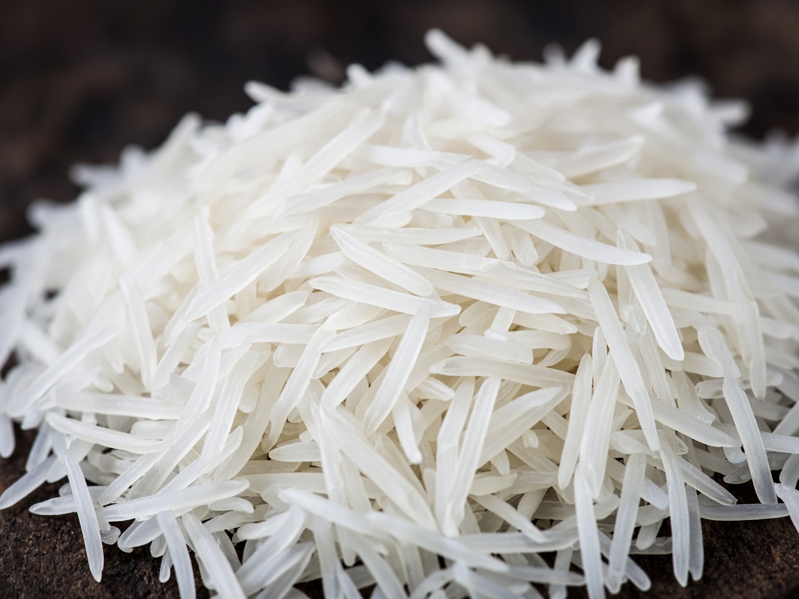 Premium Pakistani basmati rice grains